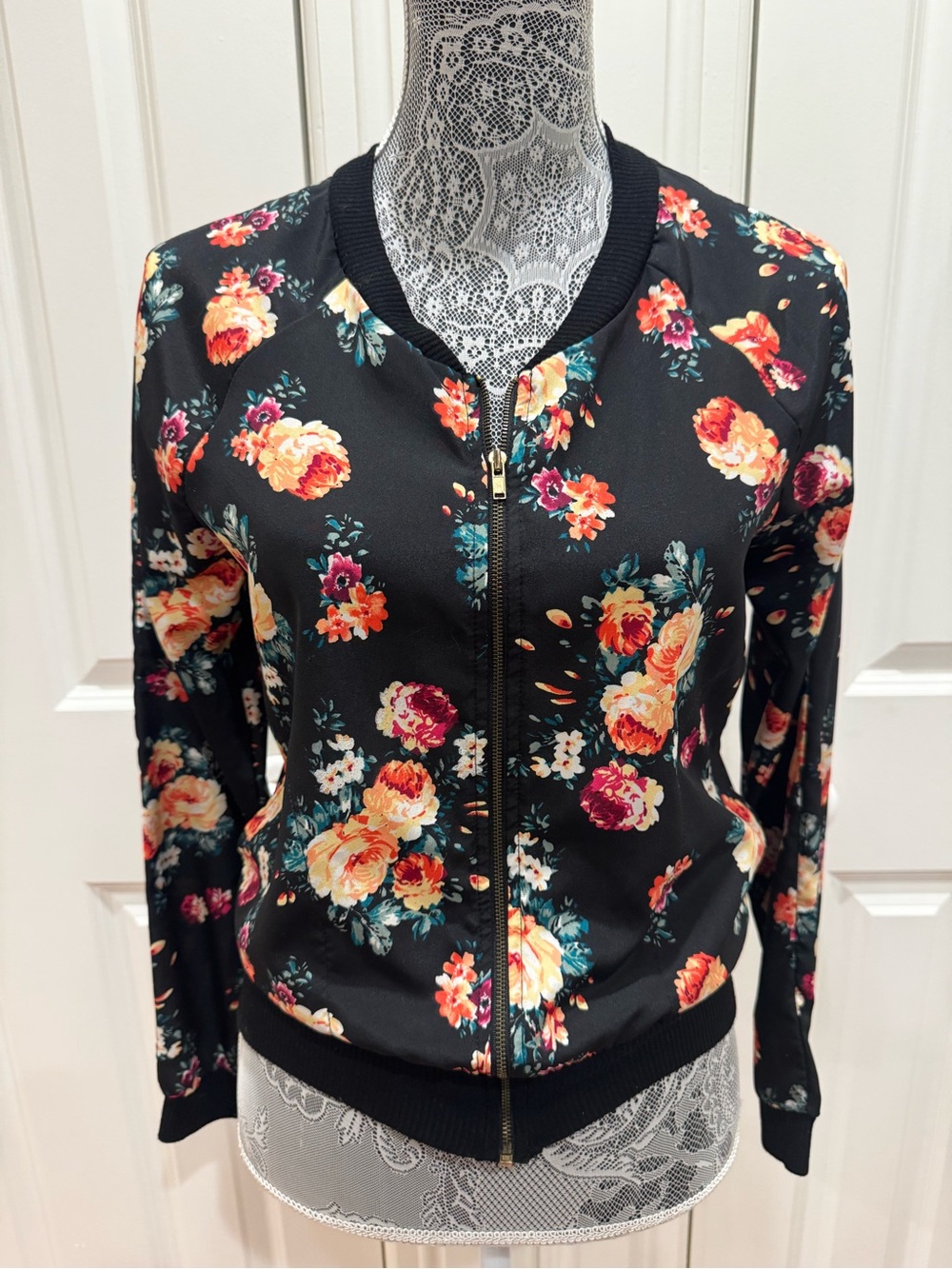 Vintage Charlotte Russe Black Floral Zip Bomber Jacket Size S Cottagecore Goth